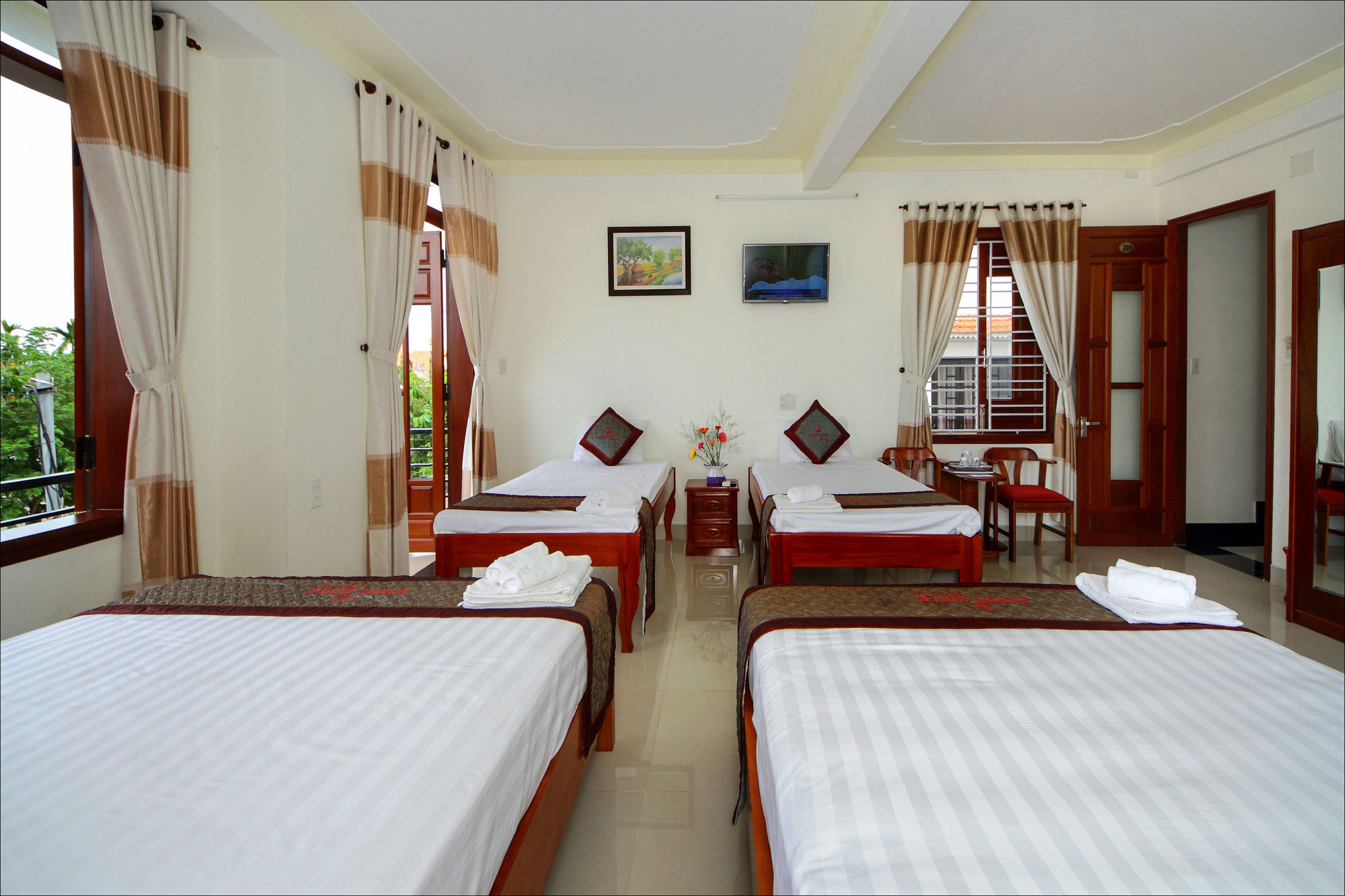 Windy River Homestay Хойан Экстерьер фото